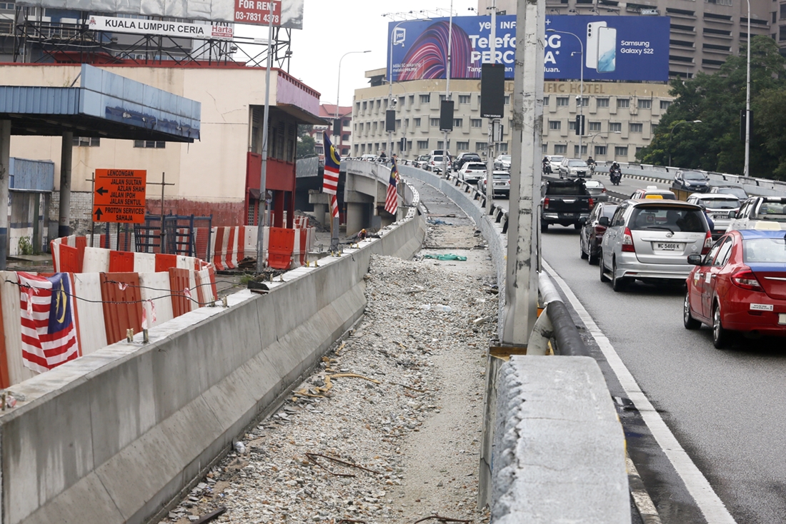 疏散隆车流量 敦拉萨路增车道
