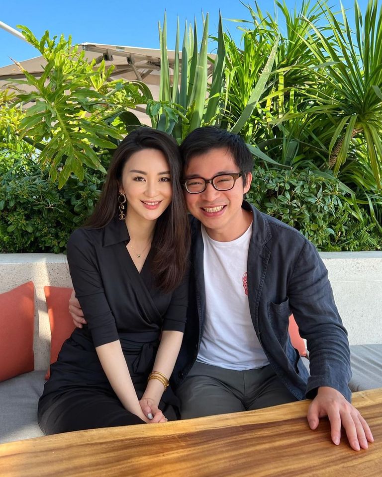 直播一半被男友袭胸  女星气骂：神经病 