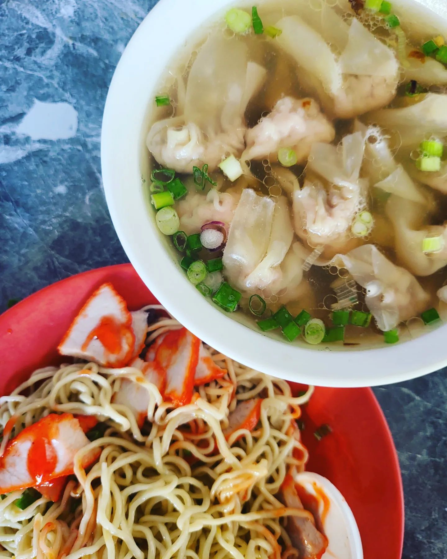 相隔3年终于回老家古晋 谢佳见“验收”爸爸送新屋？	