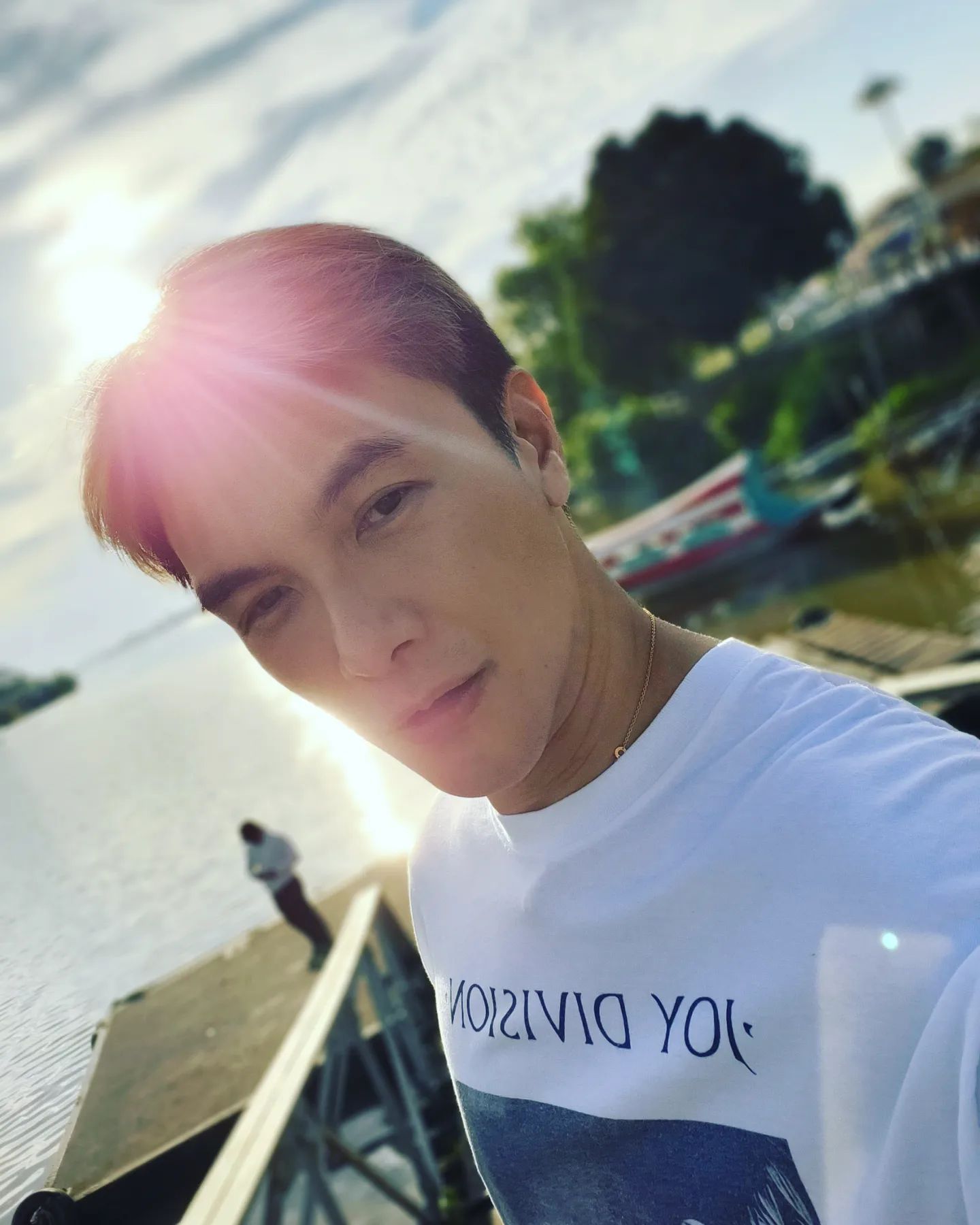 相隔3年终于回老家古晋 谢佳见“验收”爸爸送新屋？	