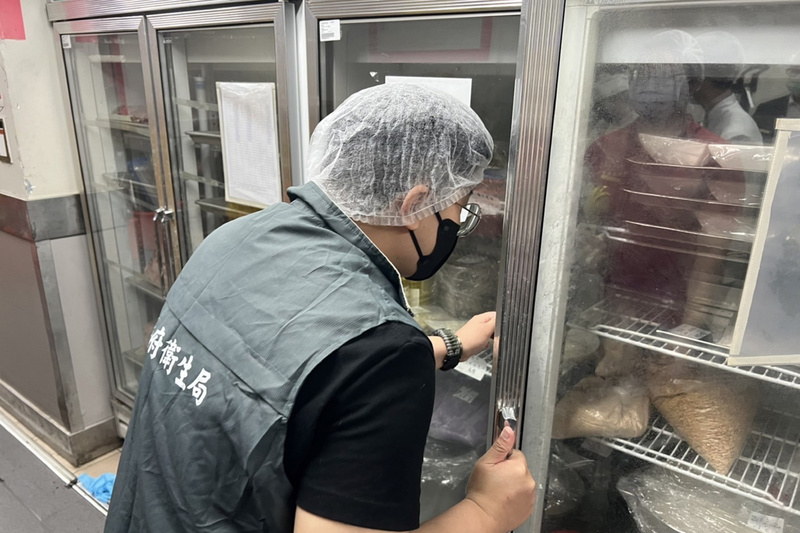 看世界/酒店疑爆集体食物中毒 79人不适送院