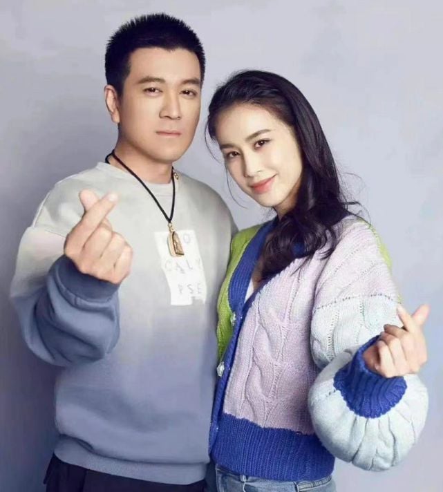 真离婚了？ 黄圣依摘婚戒杨子删恩爱动态