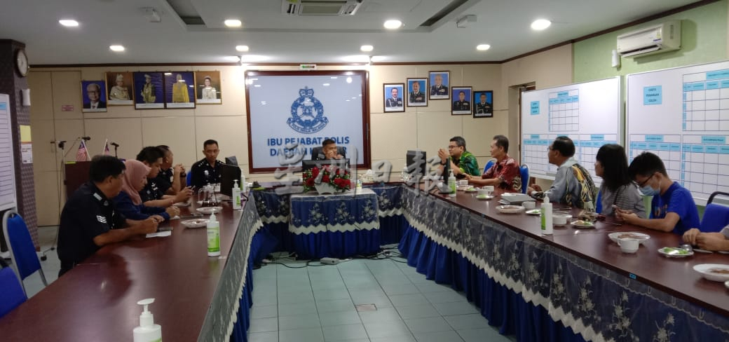 社区动态/培元三校路段严重堵车 多方面商议寻策解决