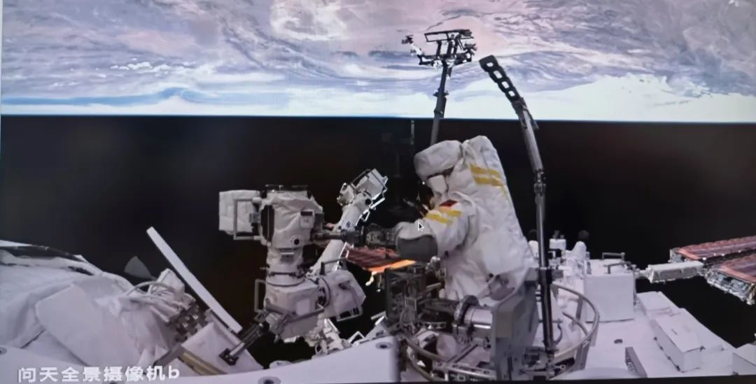 神舟十四号太空人进行第二次出舱活动