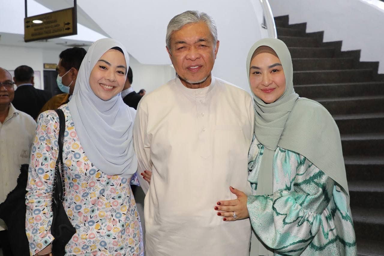 网民留言“扎希是我岳父” 扎希长女怒斥:不知廉耻!