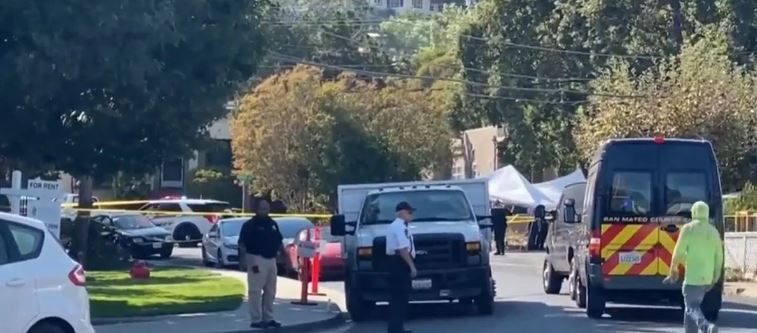 美国加州女子被当街斩首 邻居目击:她的头滚到车下 