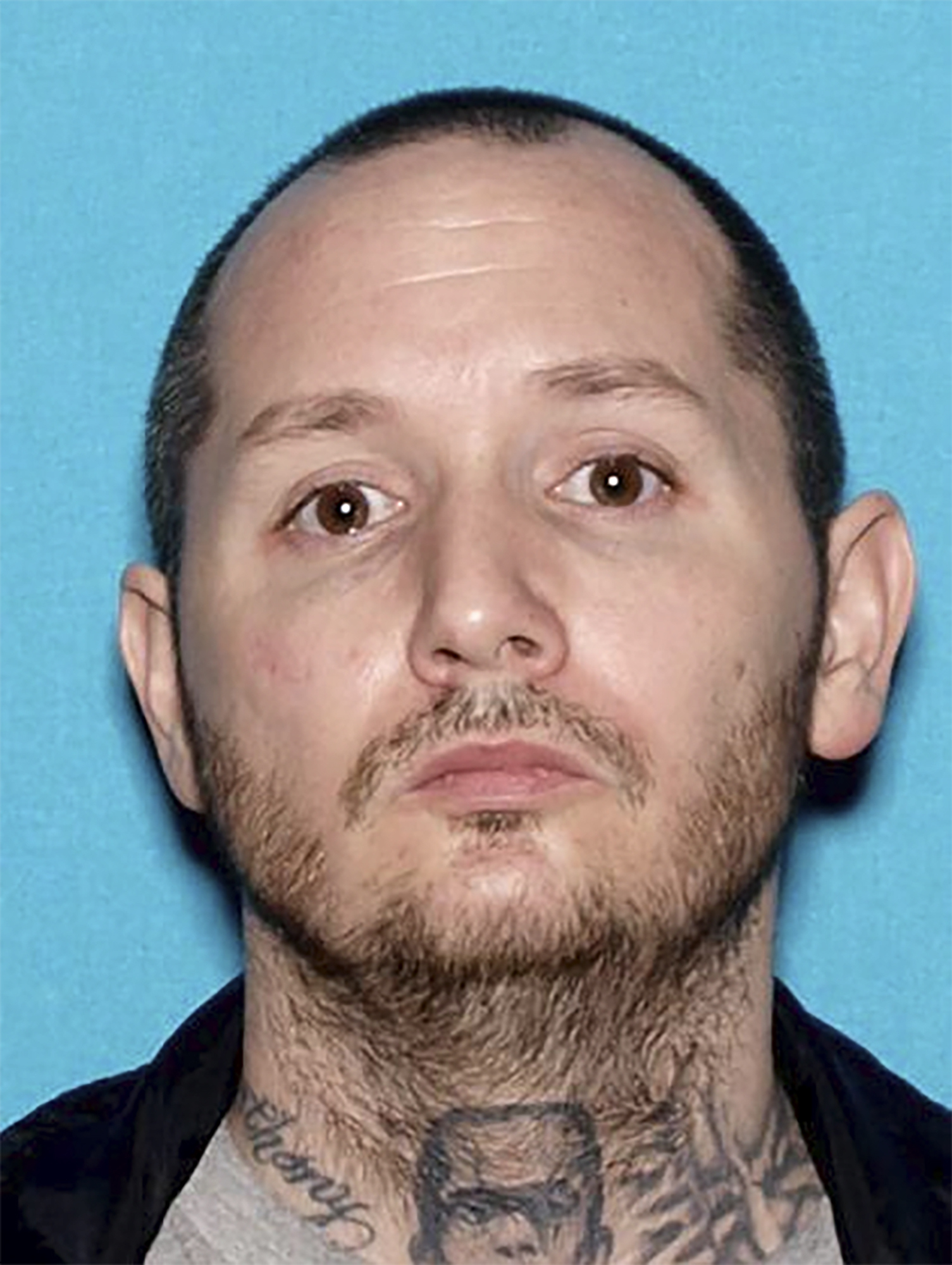 美国南加州方塔纳市发生枪击案致一人死亡