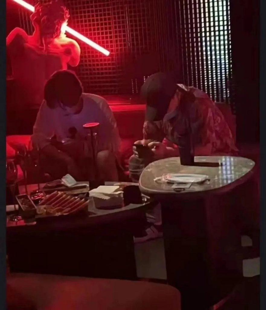 胡彦斌被曝嫖娼遭封杀 本尊未回应粉丝代辟谣