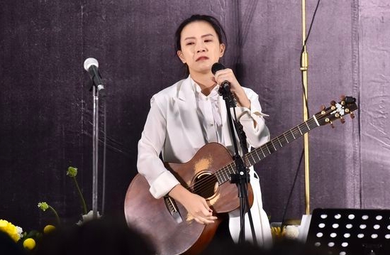 艾成离世前2天想家人泪崩 张芸京悲诉:他不可能结束生命