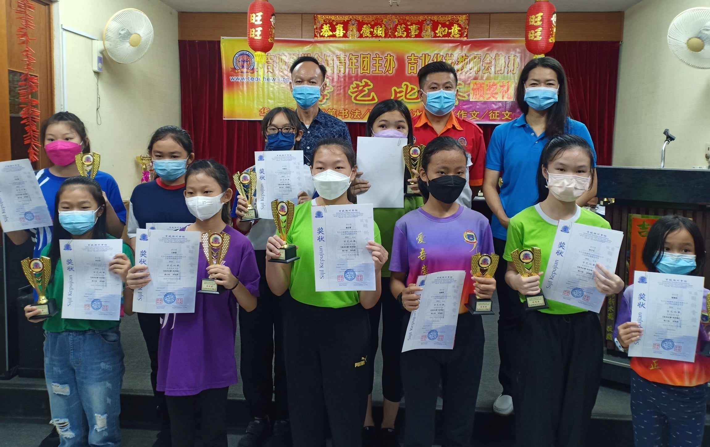 苏明合:纳入课外活动分数 活动比赛须向教局申请