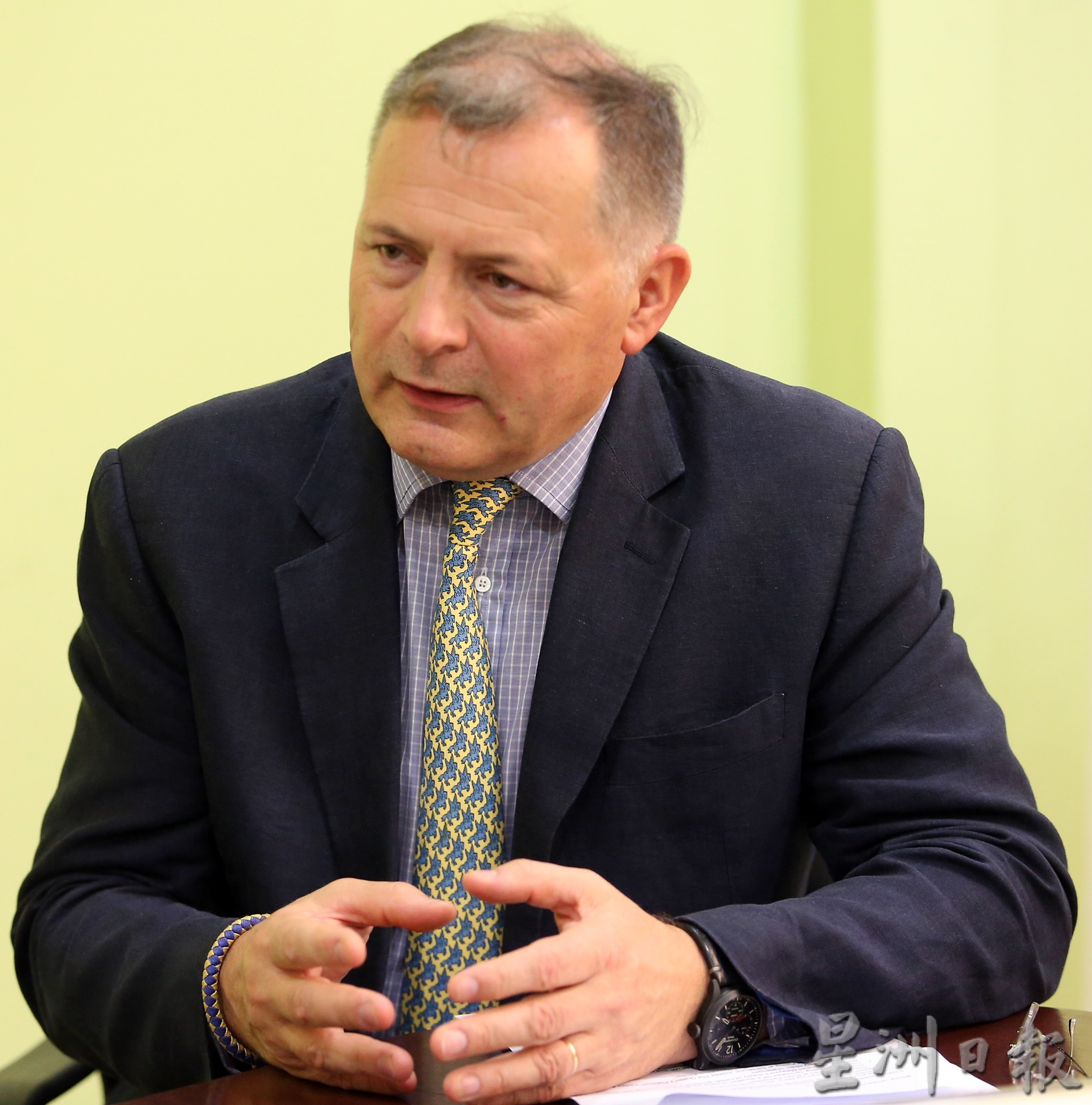 英国最高专员专访