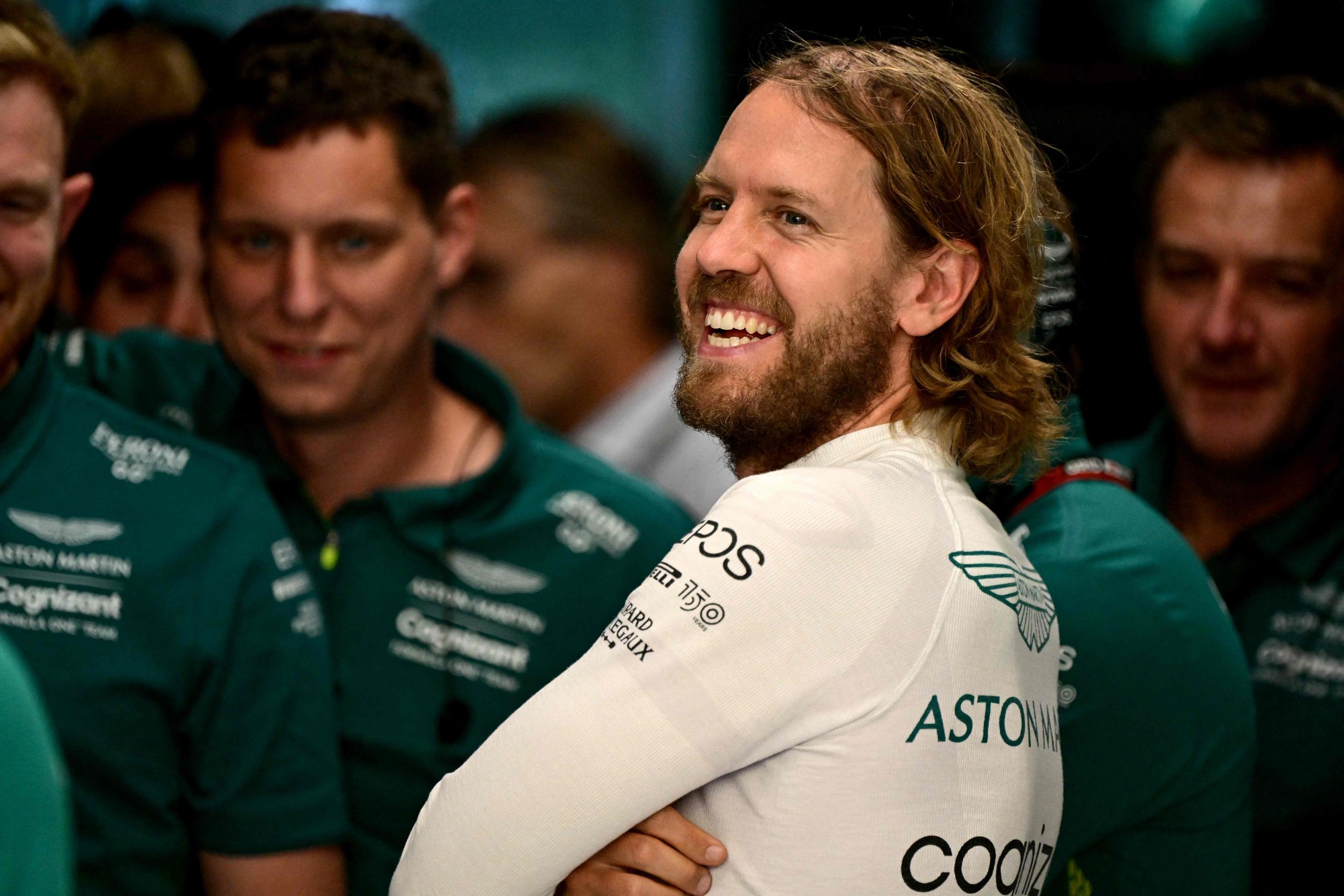 荷兰站F1大赛车| 维斯塔潘主场出师不利 马赛地(法拉利)分庭抗礼