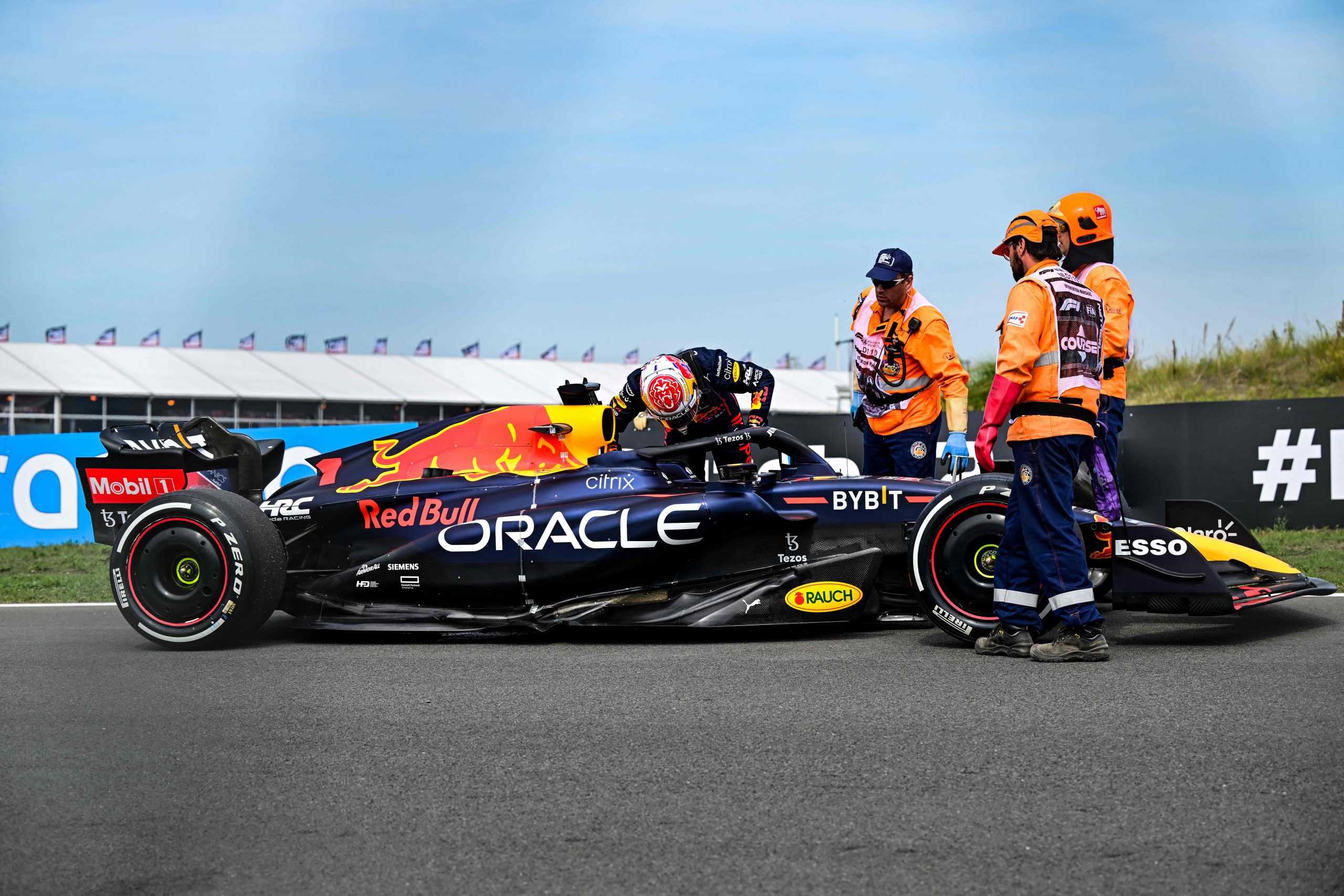 荷兰站F1大赛车| 维斯塔潘主场出师不利 马赛地(法拉利)分庭抗礼