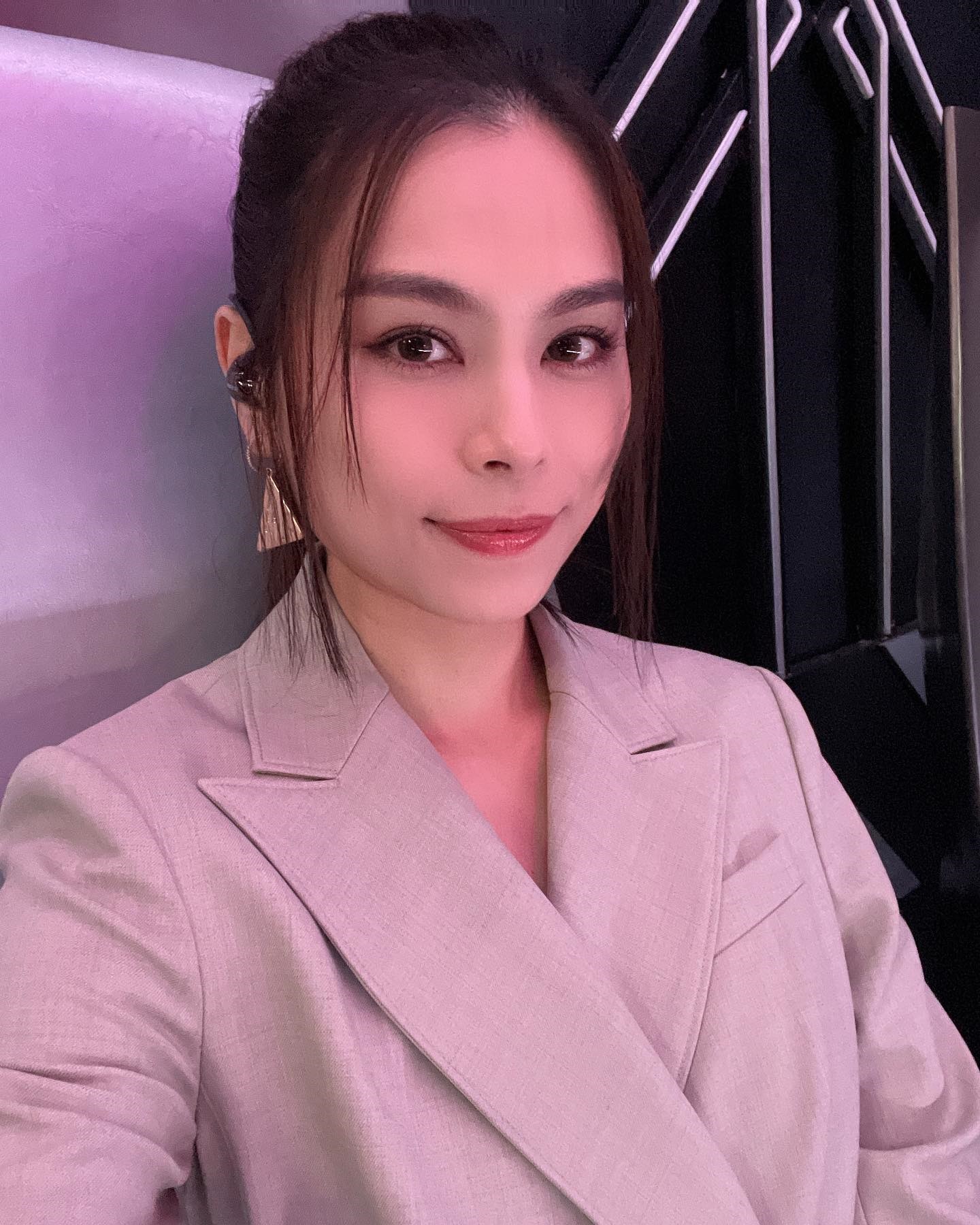 获Spotify选女性音乐人代表 李幸倪现身美国时代广场巨屏