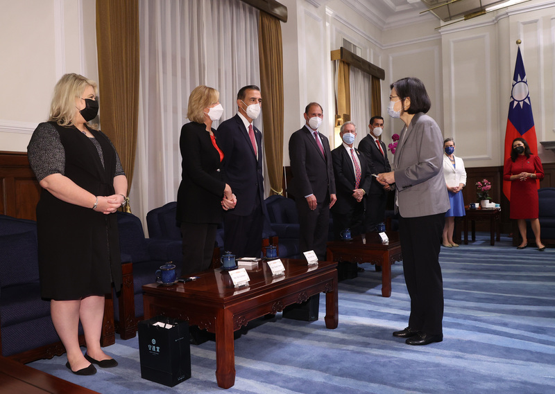 蔡英文:台湾会与民主伙伴维护区域和平稳定2