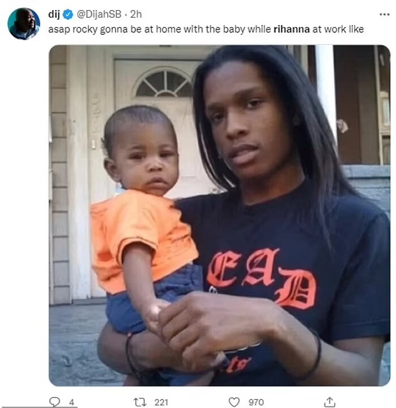 蕾哈娜官宣任超级碗表演嘉宾 被网民改图恶搞