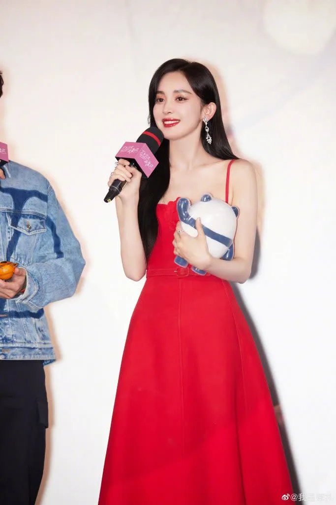 被曝与徐开骋假分手 娜扎辟谣严重失实