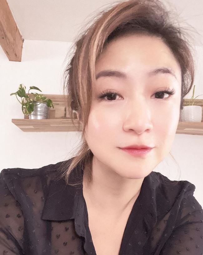 被曝离婚富二代老公 黄湘怡合影洋男新欢