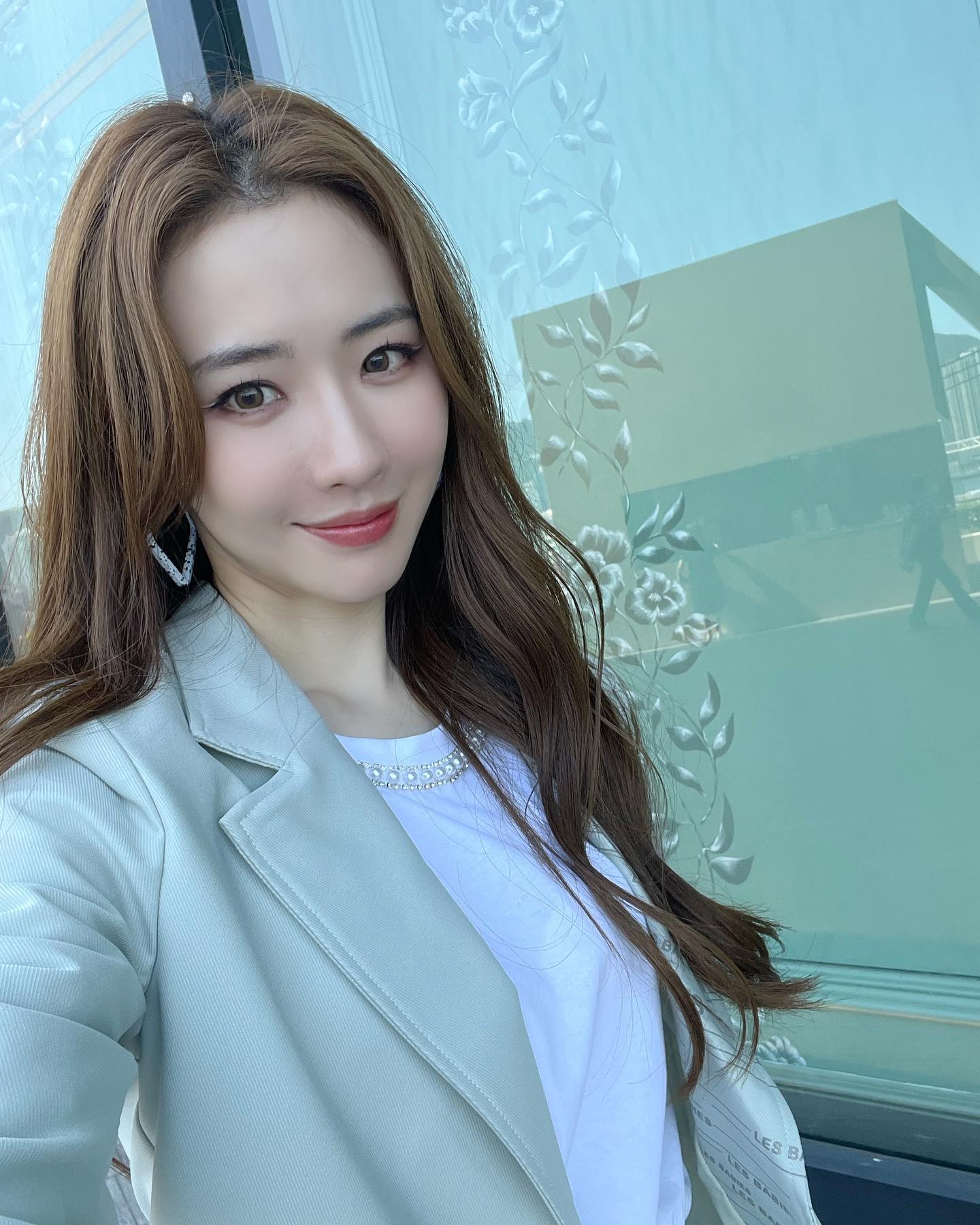 被网揭赴中国密会吴卓羲 菊梓乔避谈度假旅行地点