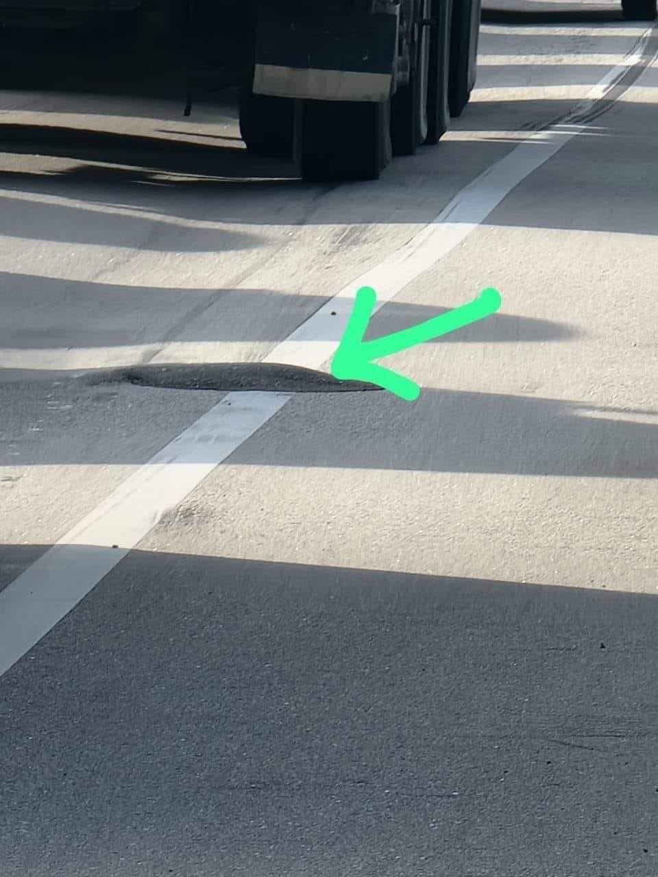 视频 | 骑脚车撞上凝块物翻车！骑士被校车辗过惨死