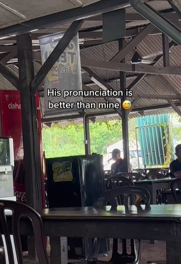 视频 | Mamak老板为华裔顾客献唱·马来版《新不了情》听出耳油!