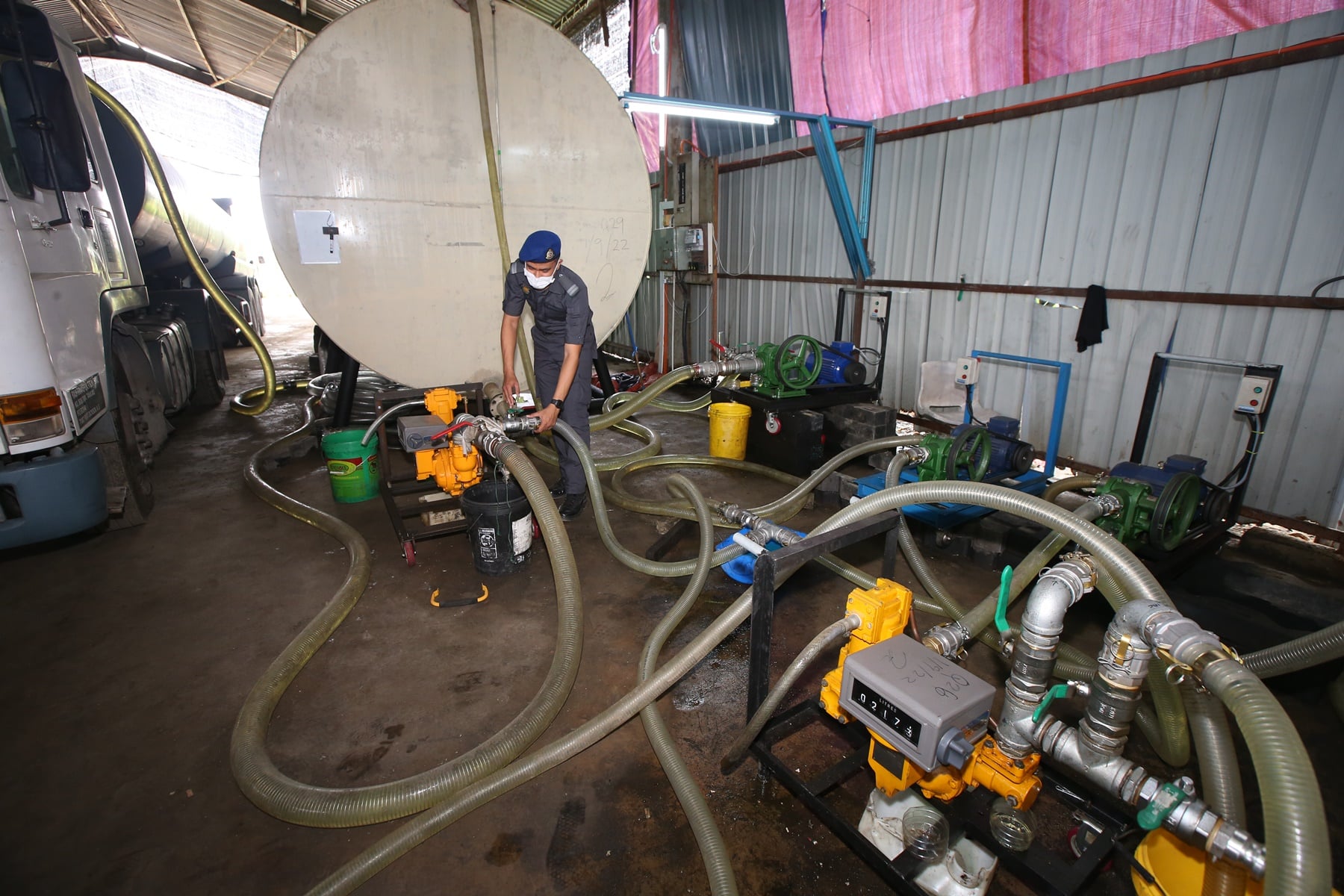 警出动无人机侦察,成功捣破一个倒卖津贴柴油的不法集团