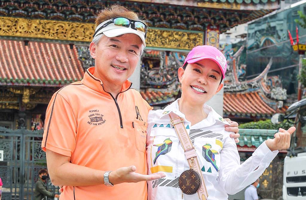 遭酸整到变形不忍了 狄莺晒20岁嫩照对比“整了什么?”