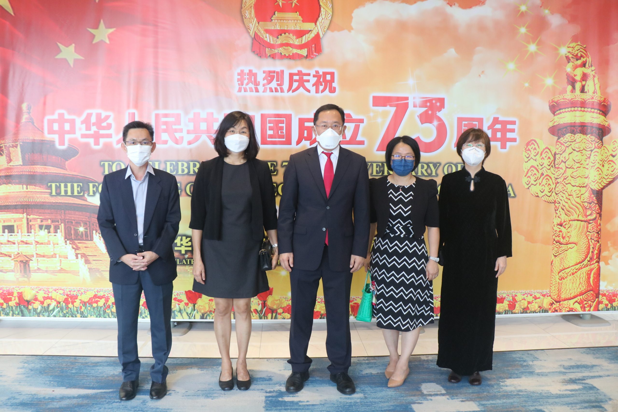 邢伟平:宁失千军不失寸土