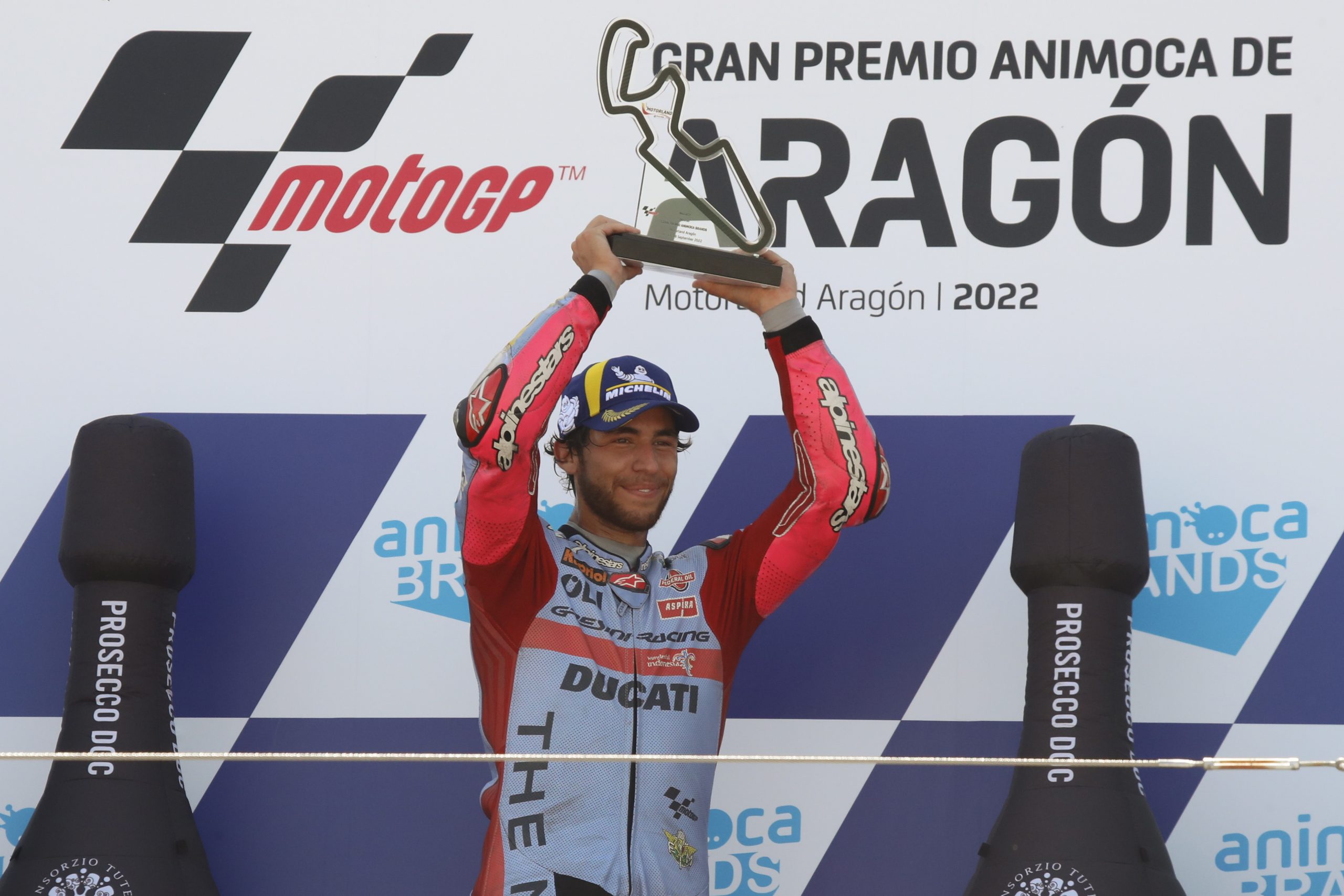 阿拉贡站MotoGP|破坏巴尼亚亚5连冠好事 巴斯迪亚尼尼末圈逆袭封王