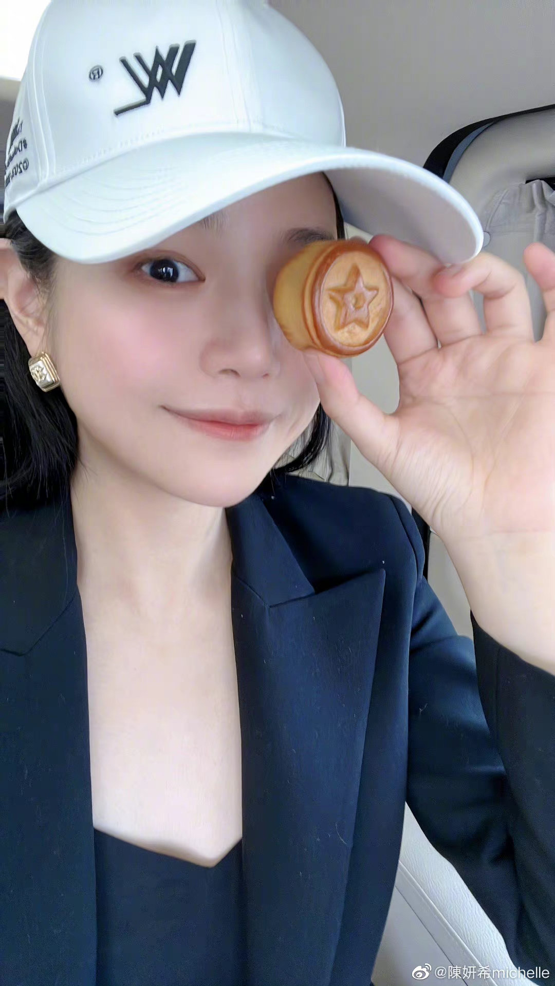 陈妍希贴倒立照撇怀二胎 陕西探班陈晓力破离婚传闻