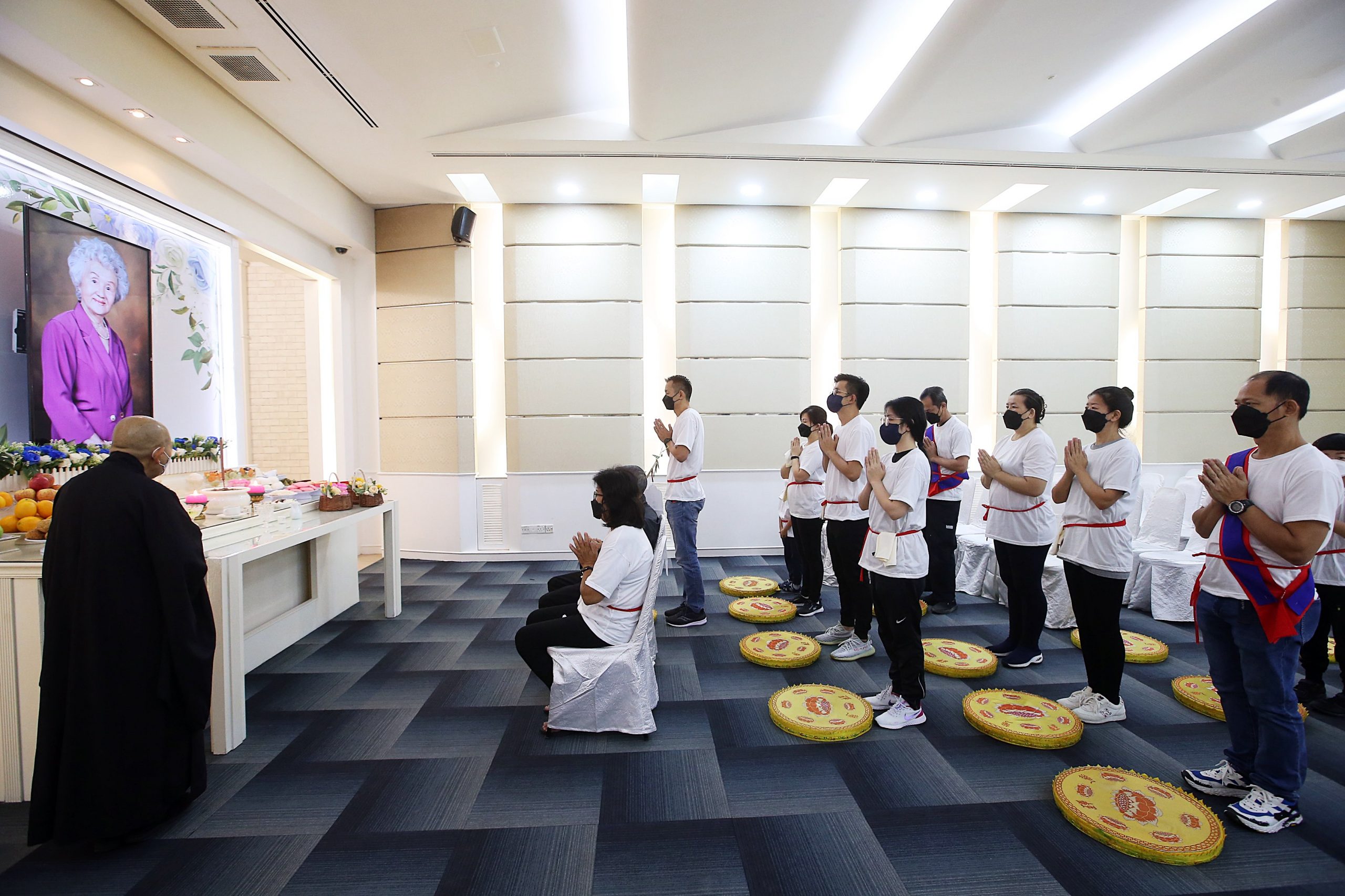 雨中泪别韩瑛  孙子：以嫲嫲为荣