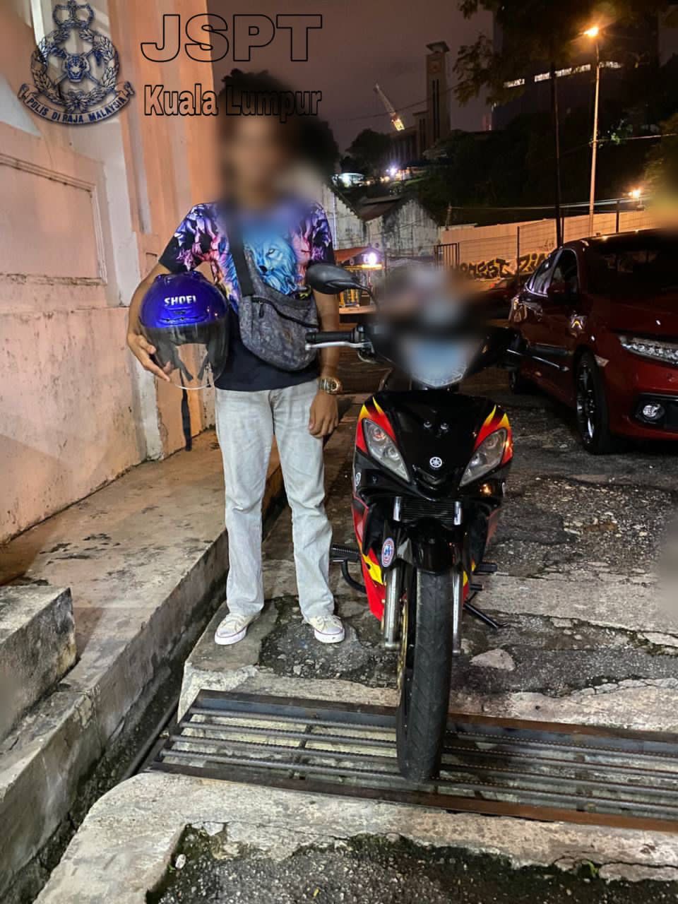 飚车族油站群聚遭取缔·警开151罚单 扣38辆摩托