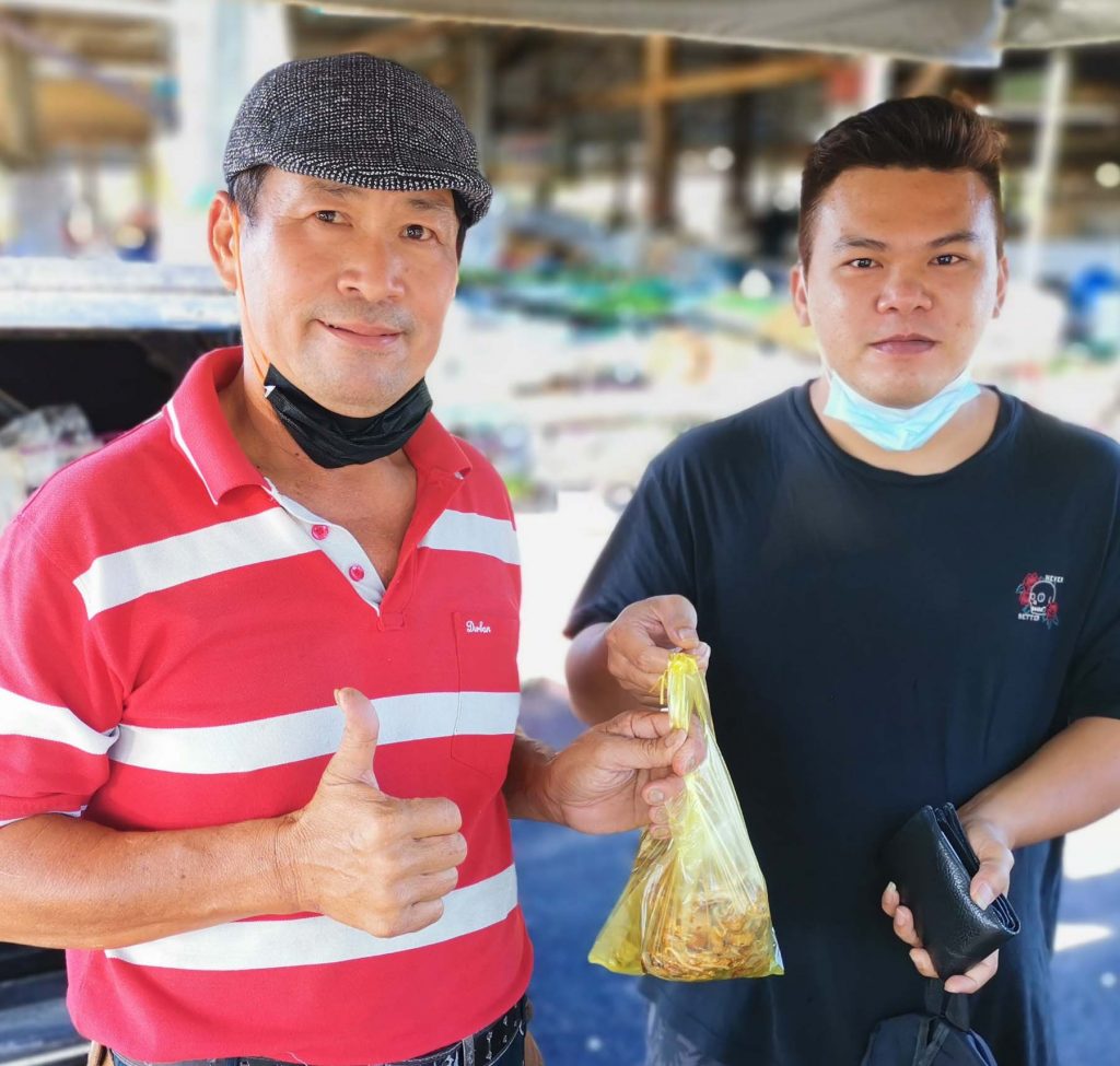 餐车趴趴走 | “胡须佬”从骑三轮摩托到开车 班台炒粿角顾客代代传 