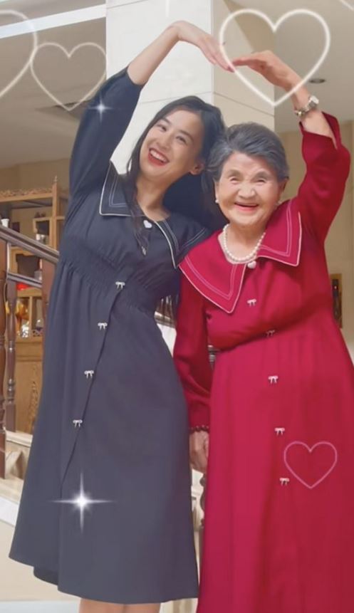 黄圣依杨子婚变?  藏头诗疑似暗示离婚