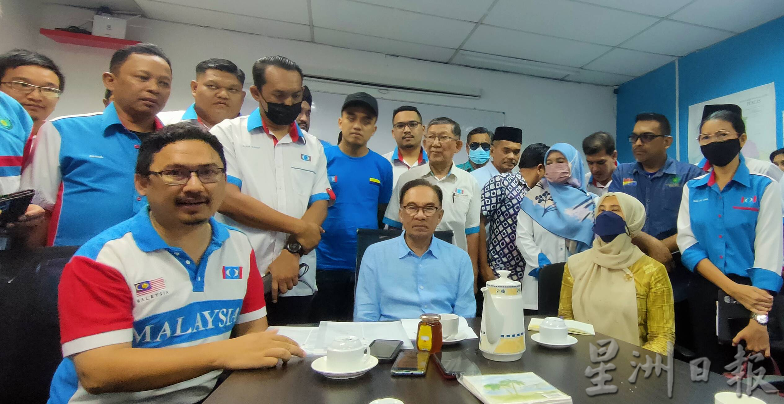 (全国版)促总检察长做好本份,安华:研究阿末扎希无罪释放判决,若有必要须上诉