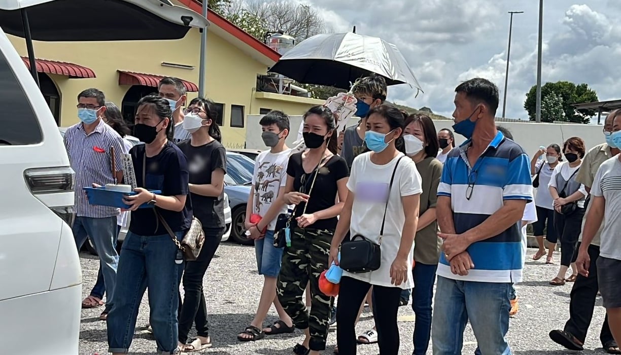 (全国版)南北大道恐怖车祸一家四口举殡