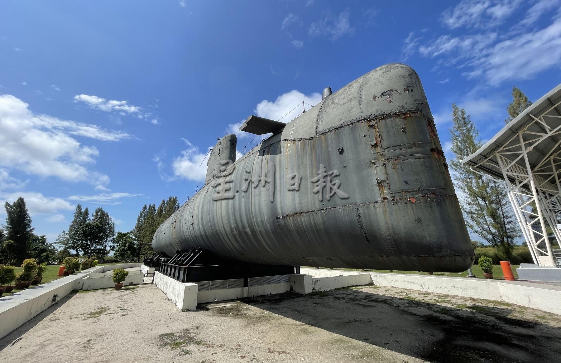 (古城封底主文)《用眼睛去旅游》:潜水艇博物馆