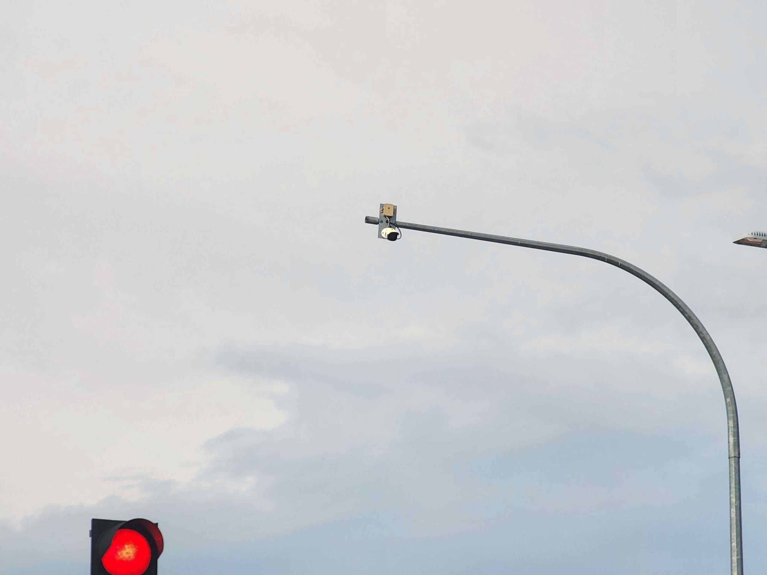 (古城封面主文)交通管制精明系统“青灯连锁效应”,王金辉至就大马眼路省下时间达196%