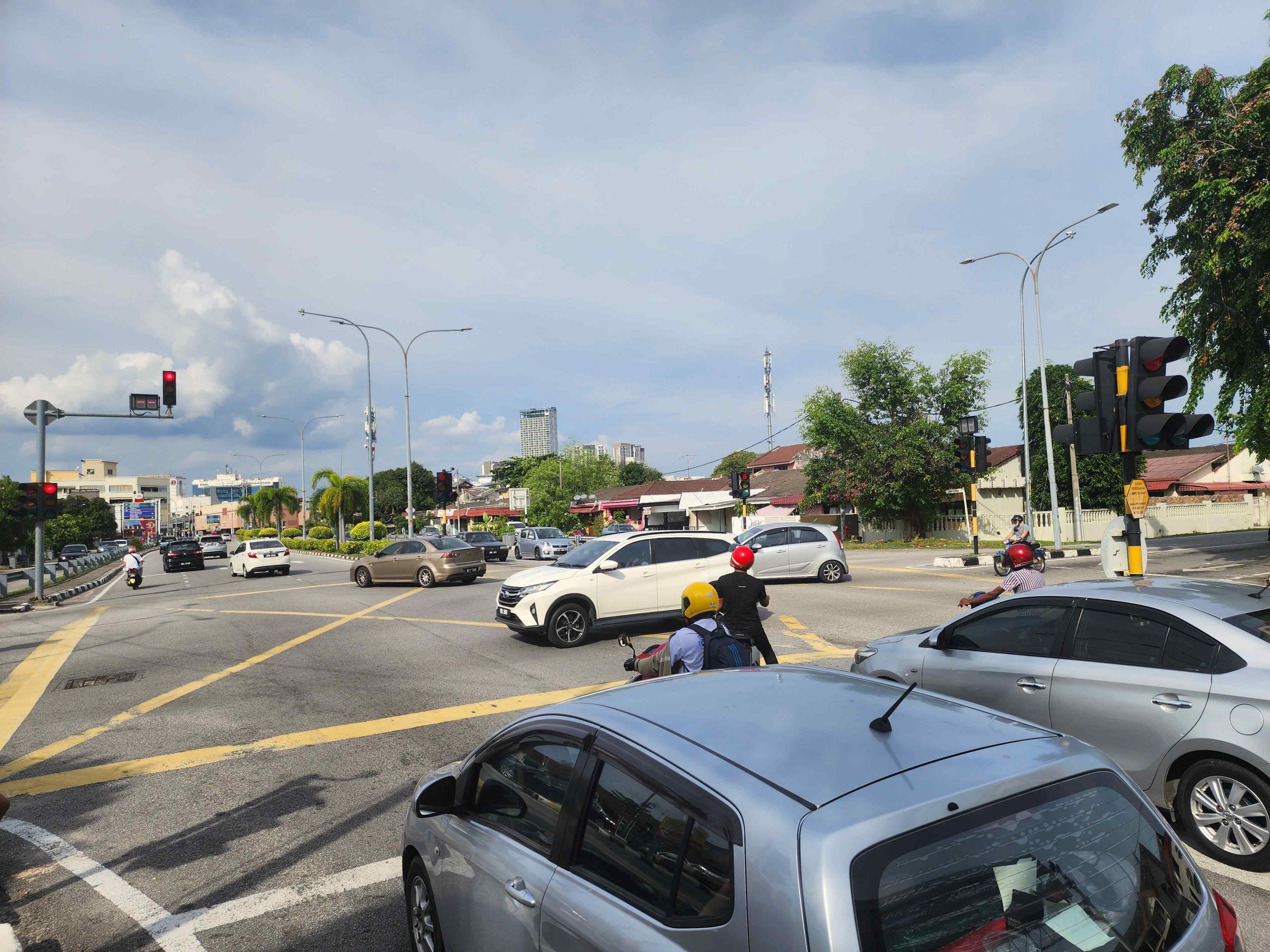 (古城封面主文)交通管制精明系统“青灯连锁效应”,王金辉至就大马眼路省下时间达196%