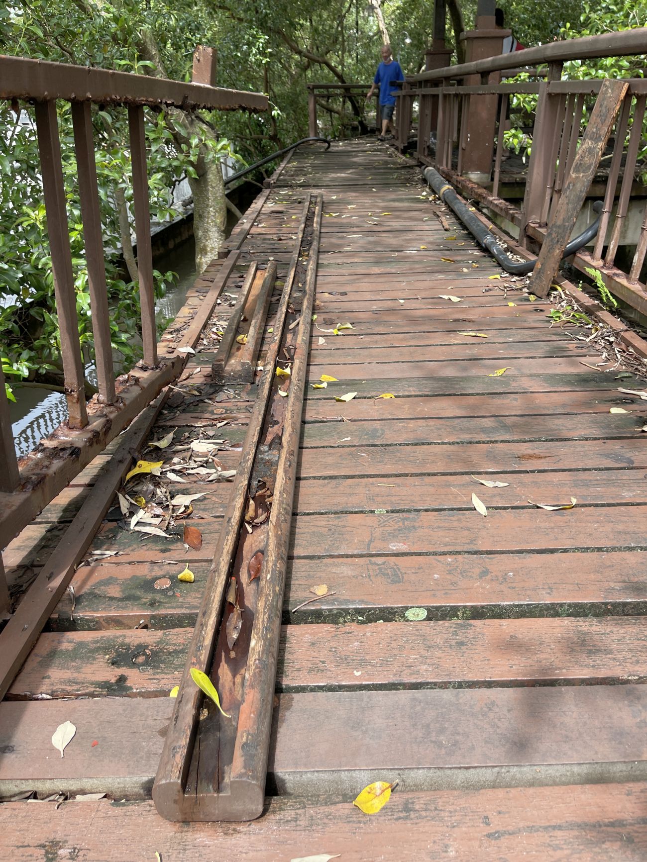 （古城封面副文）沿河走道工程迟迟未开始·毛贼来挖宝