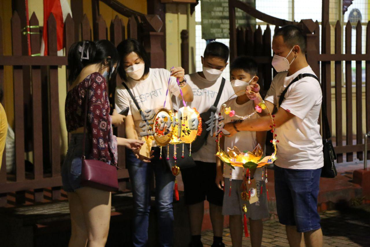 (古城版)五邑会馆2022家好月圆庆中秋之亲子环保灯笼制作比赛