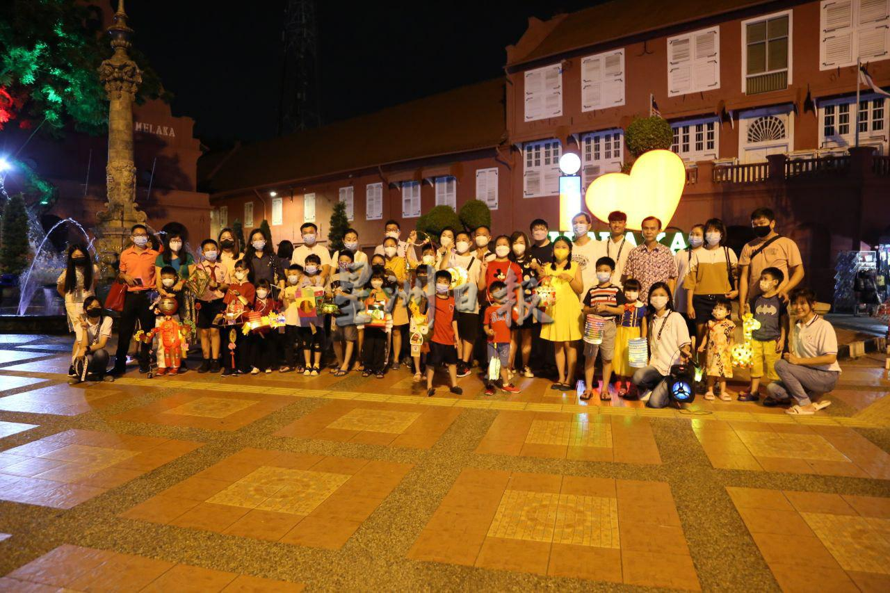 (古城版)五邑会馆2022家好月圆庆中秋之亲子环保灯笼制作比赛