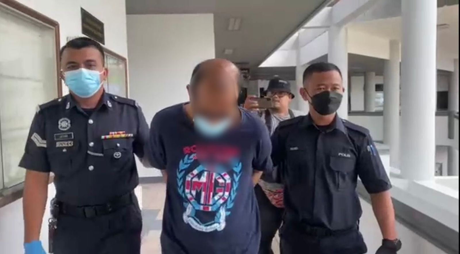 (古城版)狼父7年来强奸2女儿