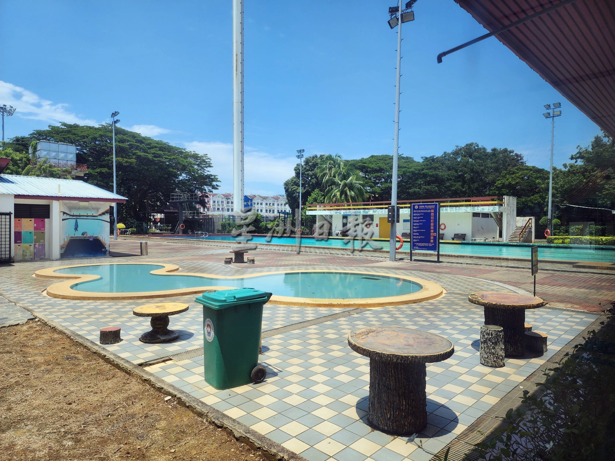 （古城第六版主文）早前有职员相续确诊关闭了10天，市政厅泳池13日重开