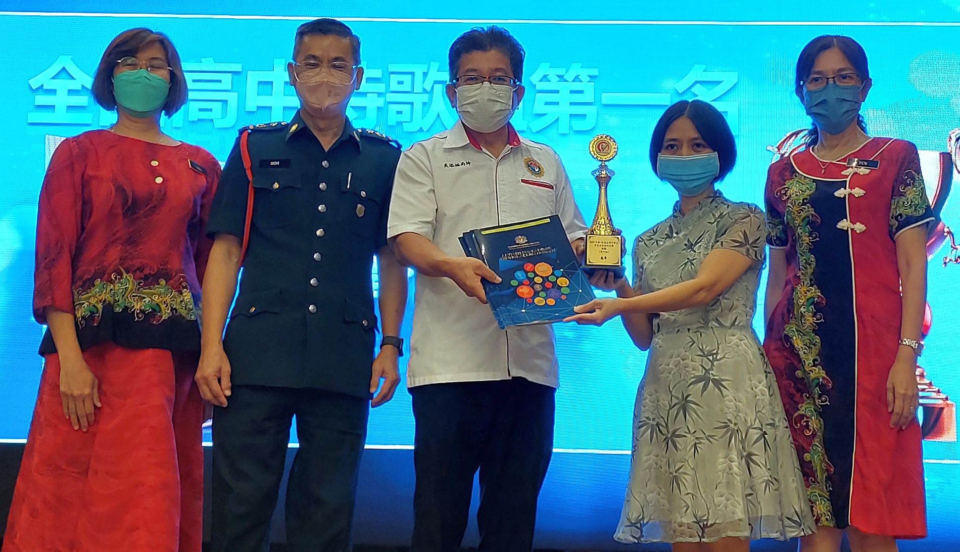 （古城第四版主文）吴添福：商讨增加国中生文学创作比赛奖金