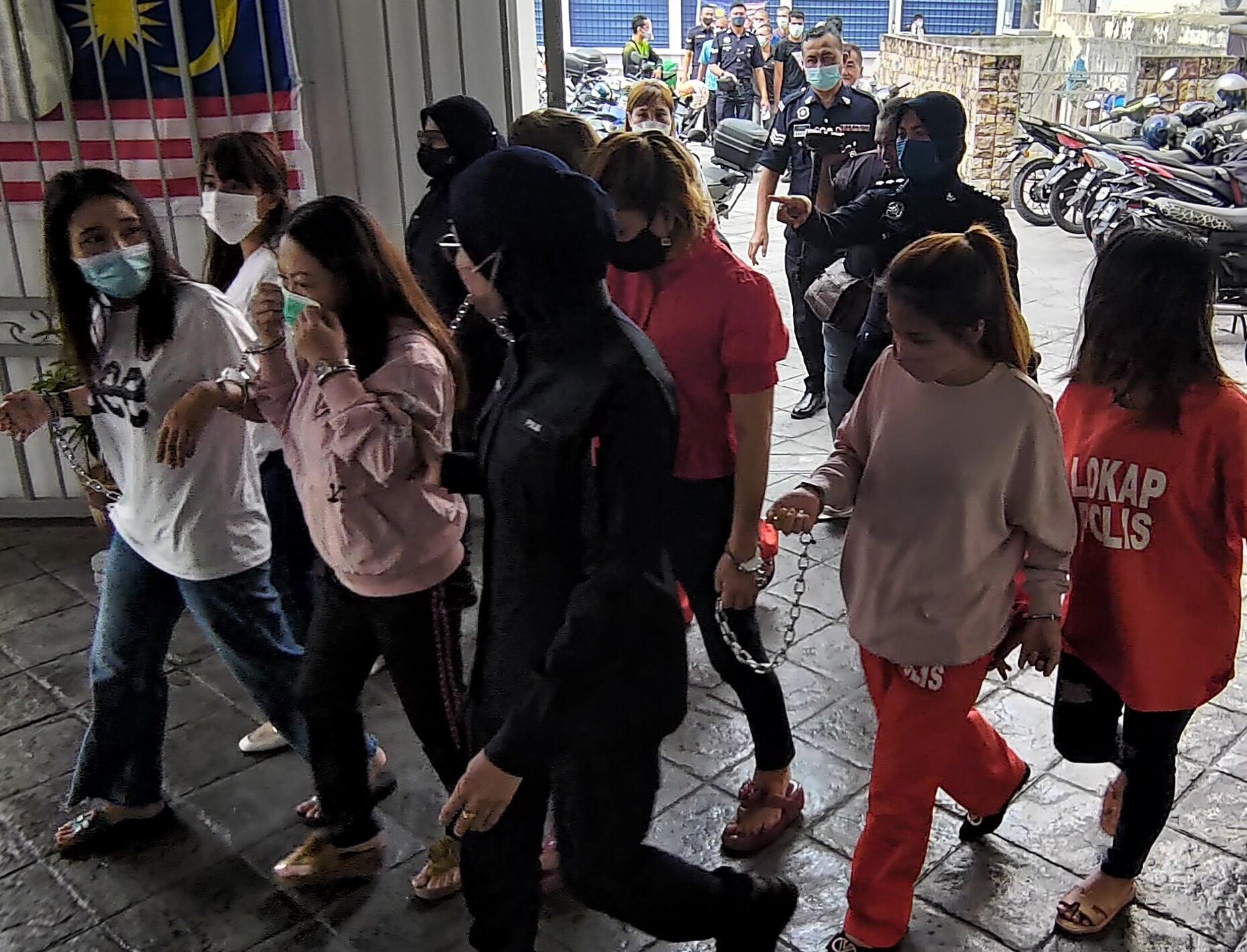 （大北马）8外籍女郎3人被控卖淫，皆认罪判罚款7千令吉