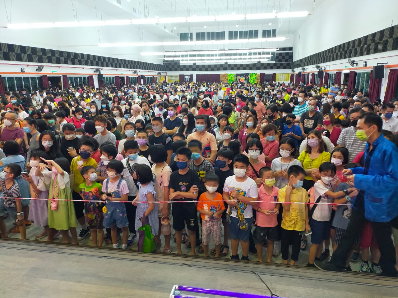 （大北马）北海励华小学昨晚中秋晚会吸引逾5千家长及学生参与