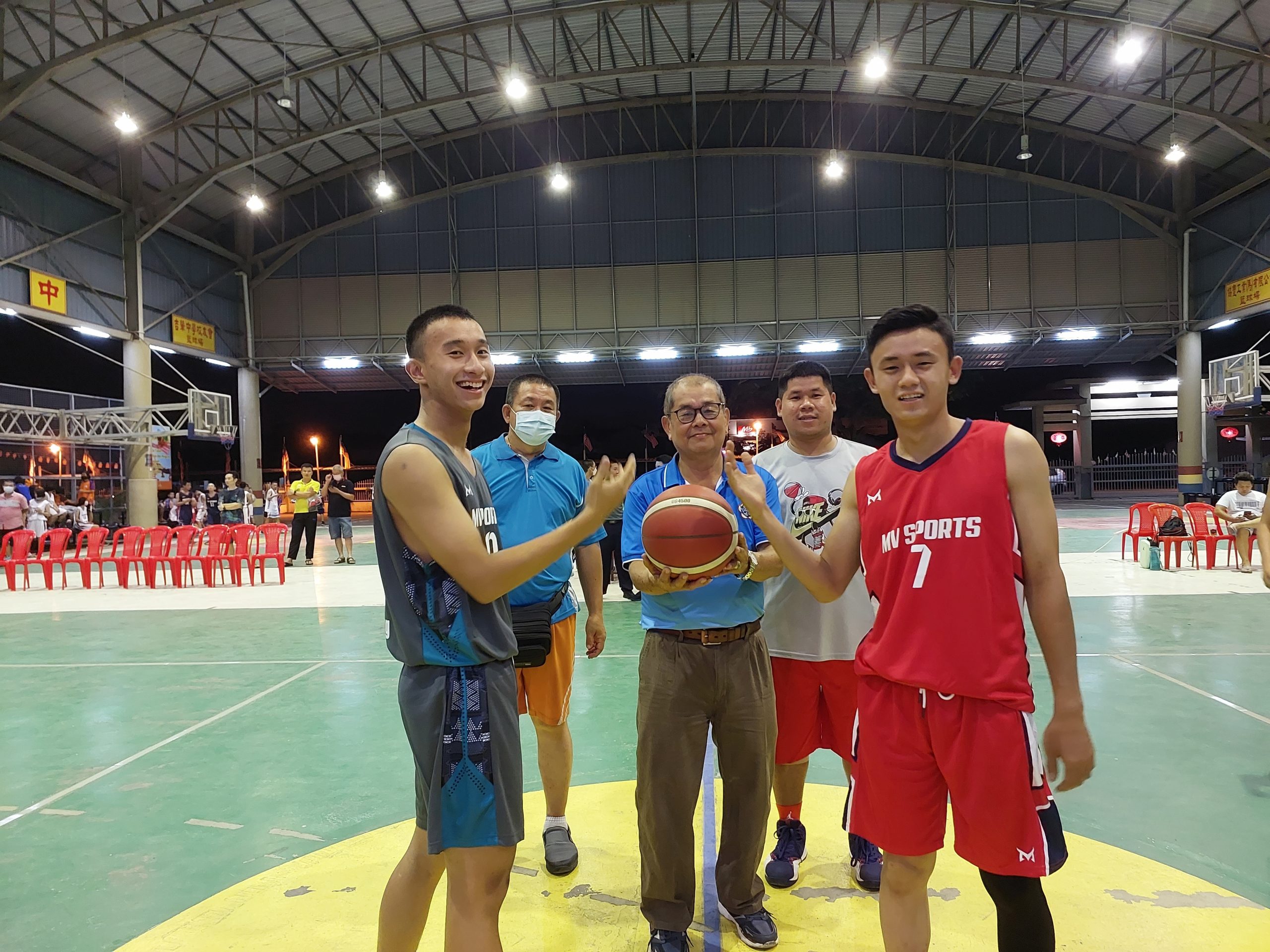 (大北马)吉辇中学校友会为母校办篮球联赛 培养生力军