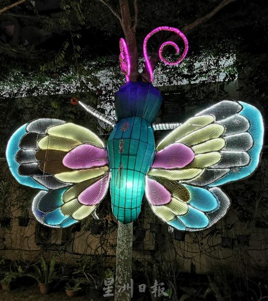 璀璨中秋就在新马寺！600尺长霓虹灯“壁画”成亮点！