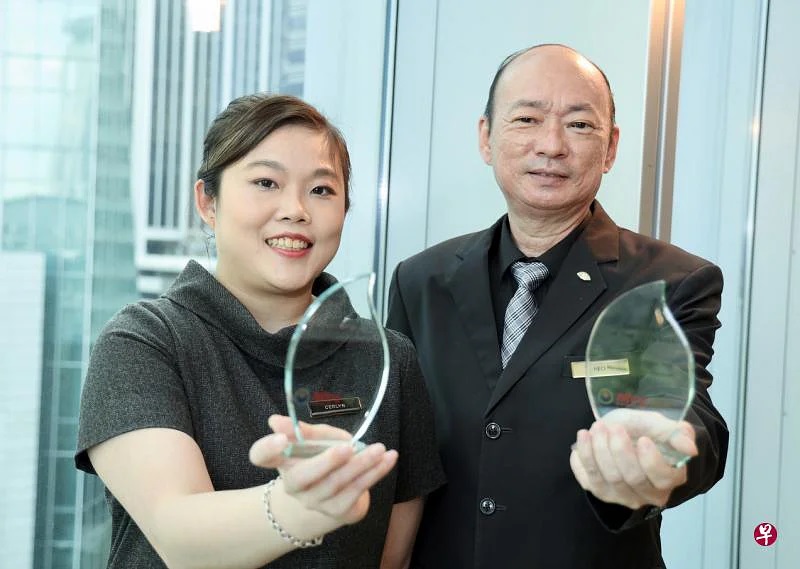 (已签发)柔:狮城二三事:为隔离住客打包杂菜饭 酒店专员暖心服务获奖